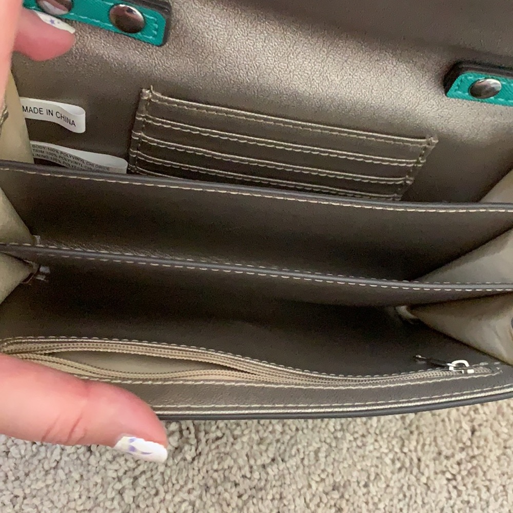 New York & Company Small Purse - Picture 2 of 3